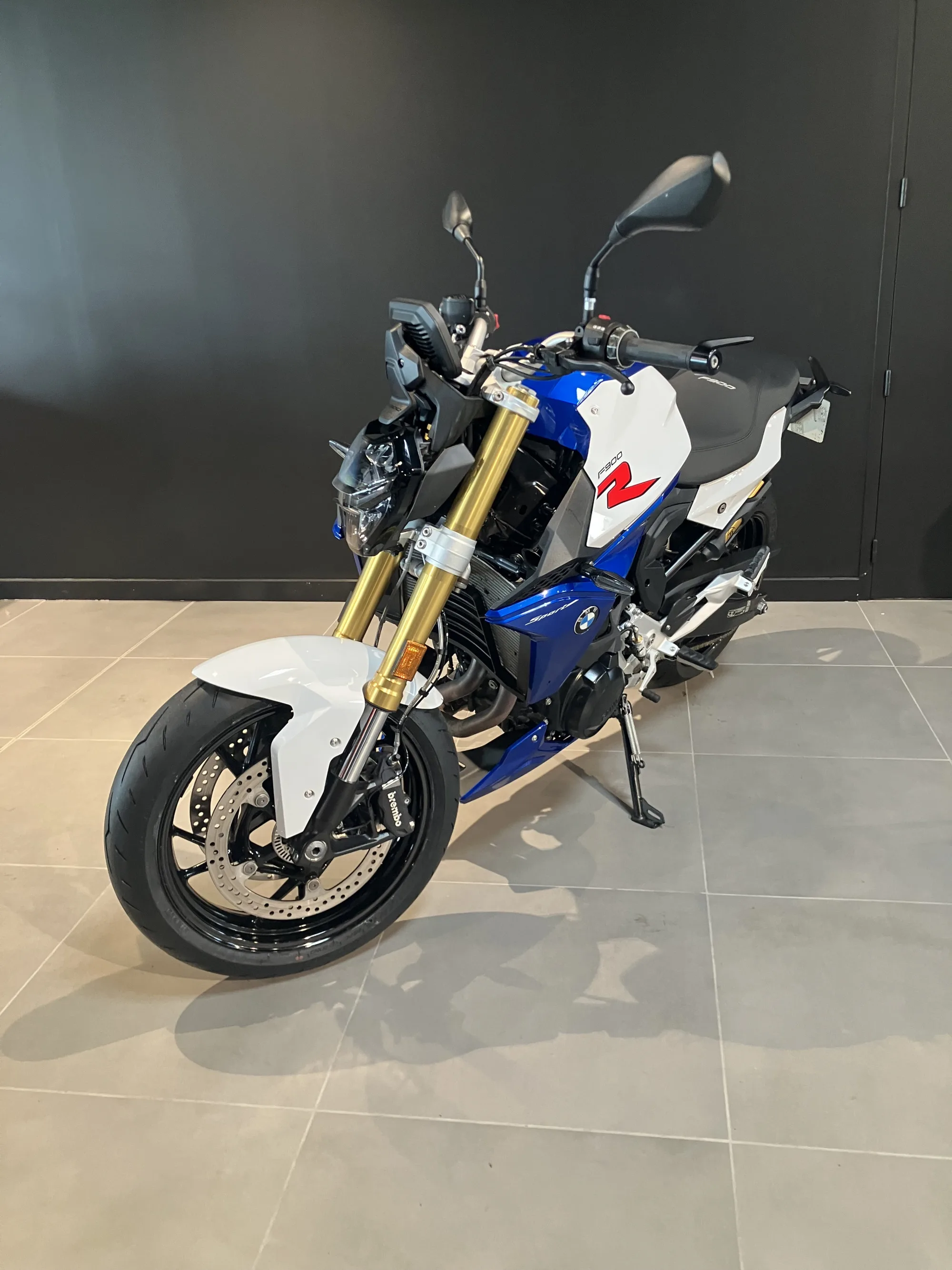 BMW F 900 R