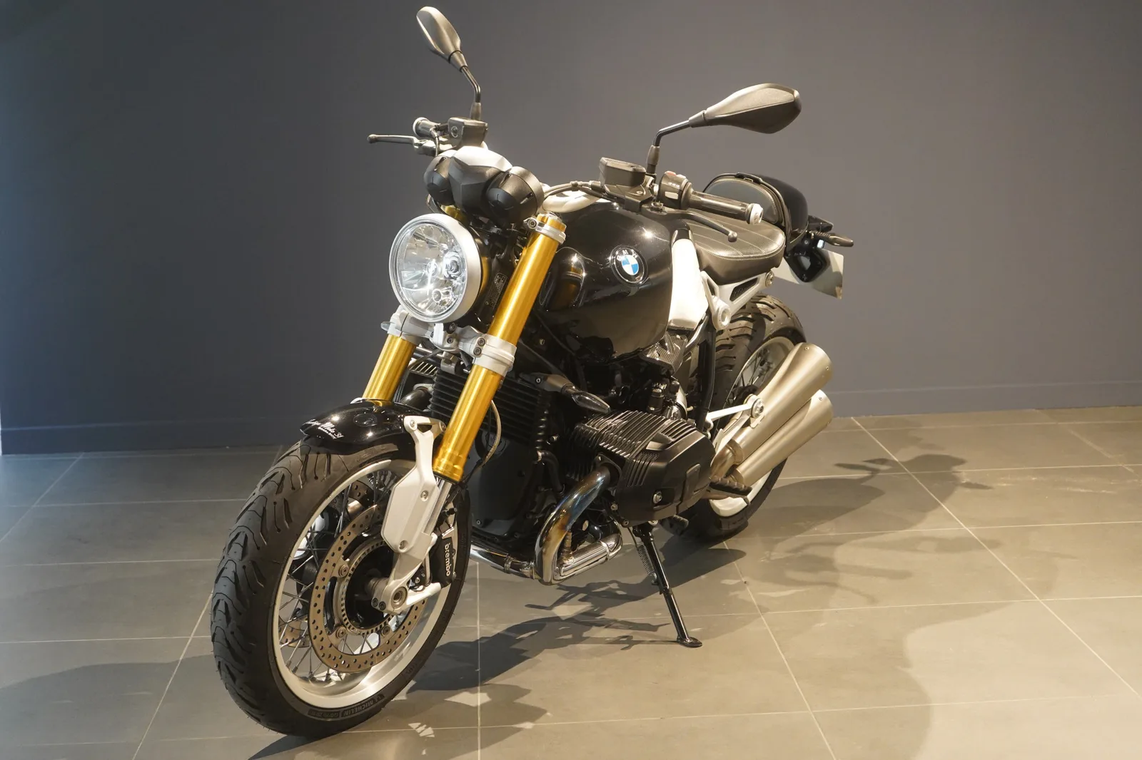 BMW R1200 Nine T