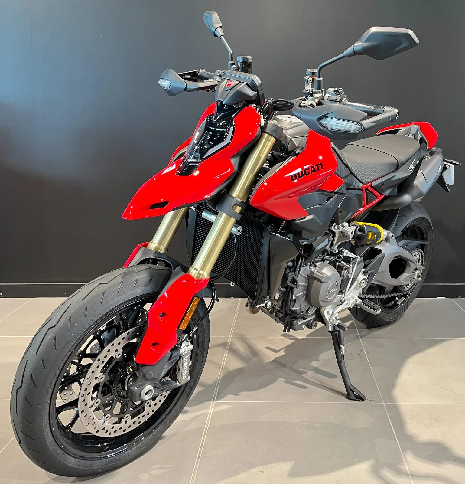 Ducati Hypermotard V2