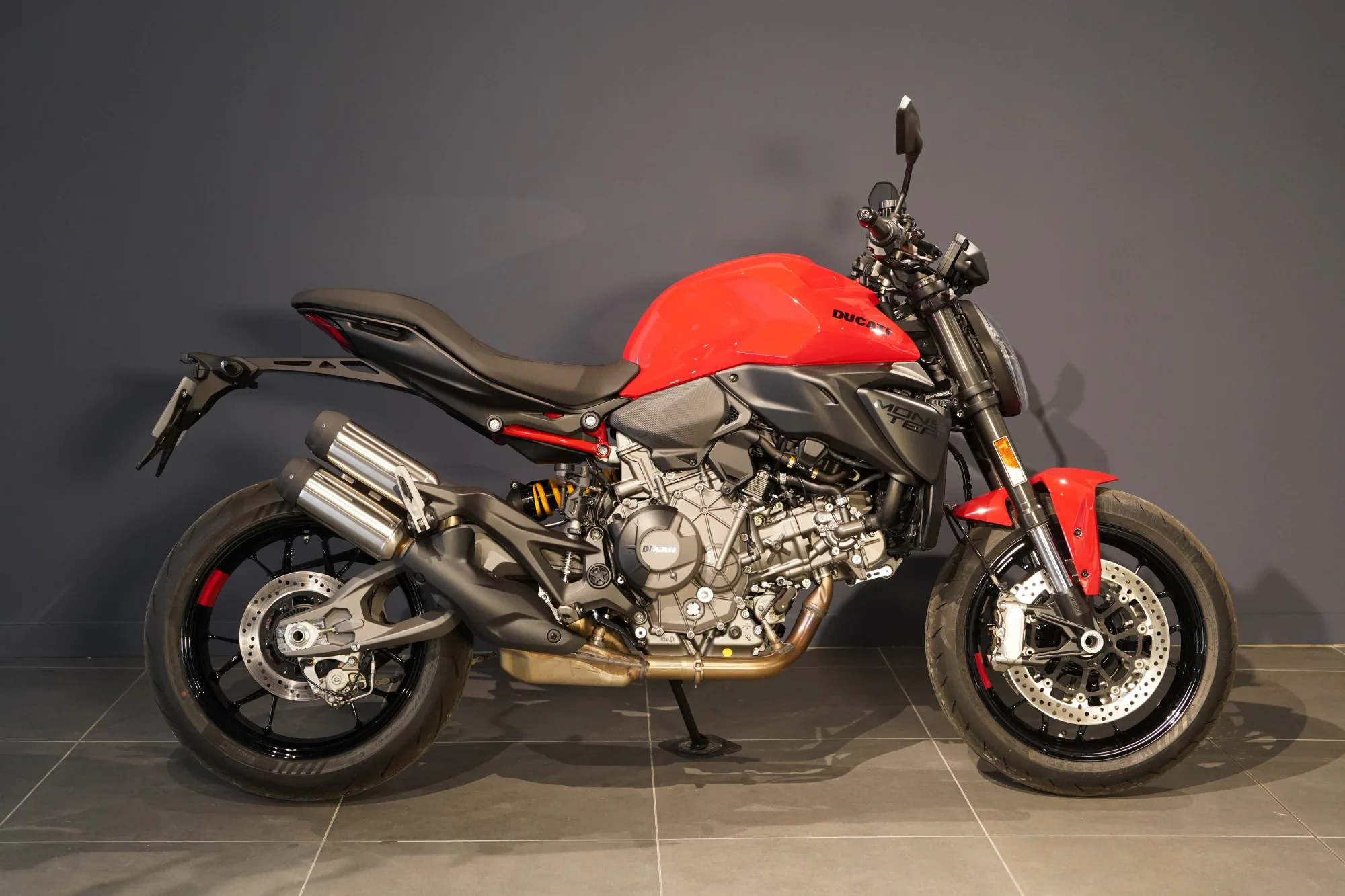 Ducati Monster V2 890 Red