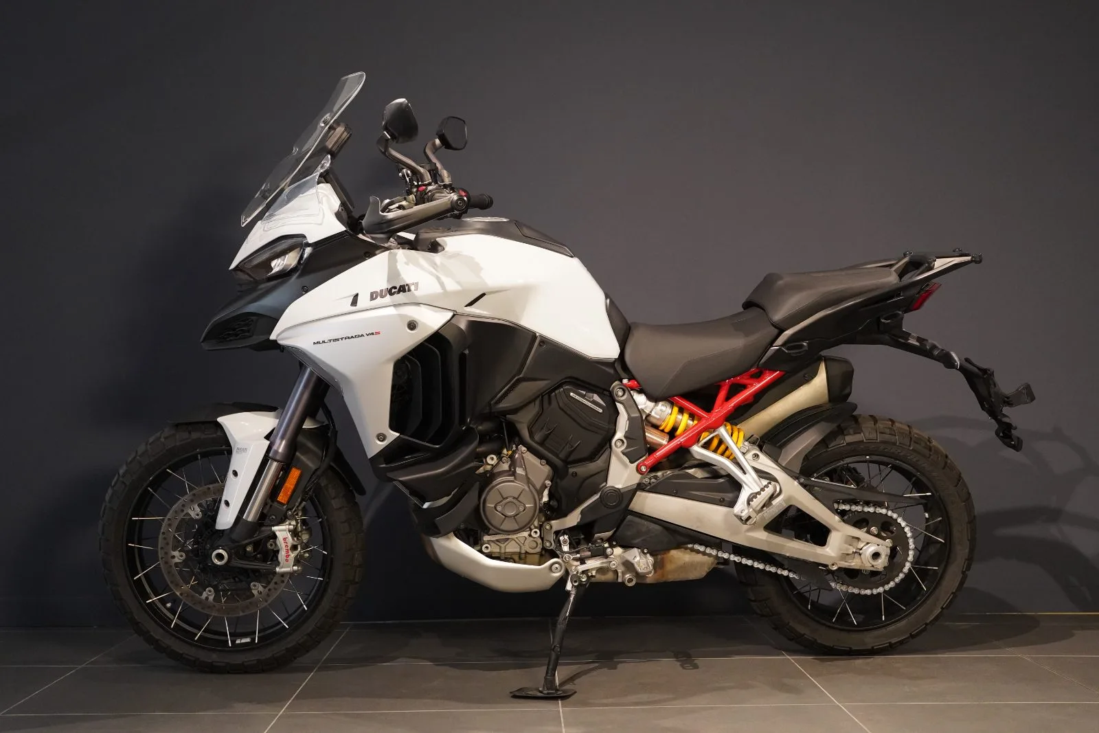 Ducati Multistrada V4 S Radar Iceberg White + Spoked Wheels