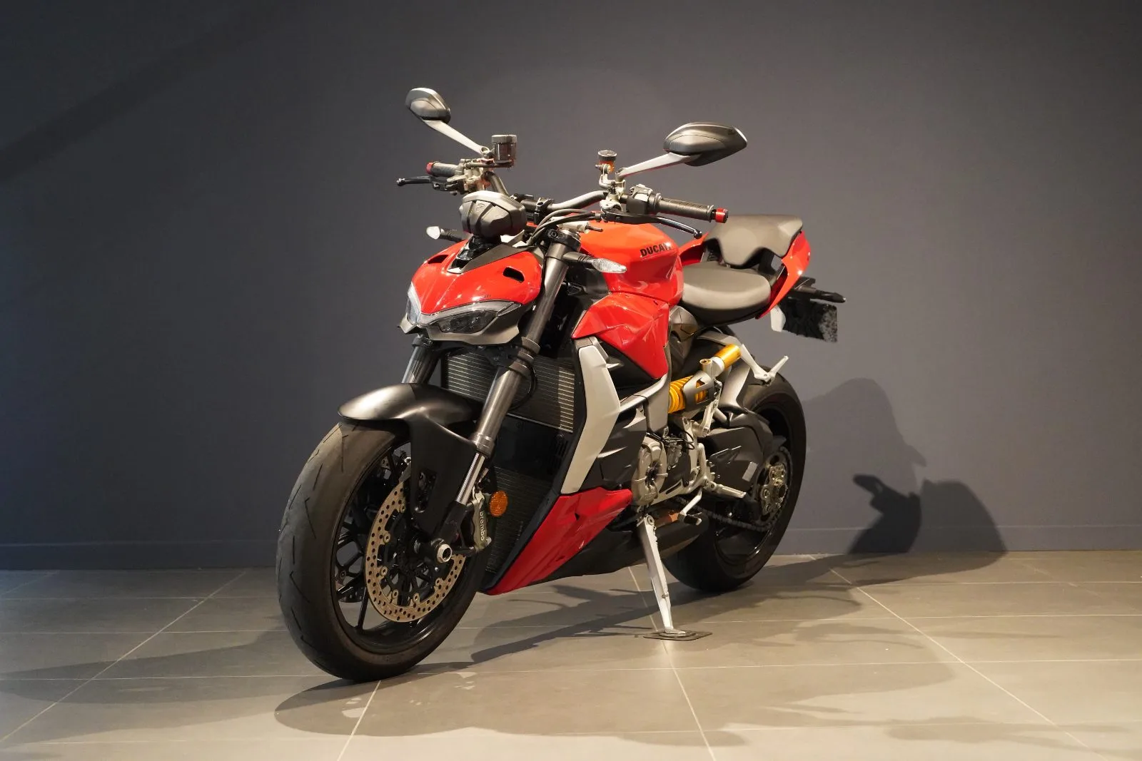 Ducati Streetfighter V2 Red
