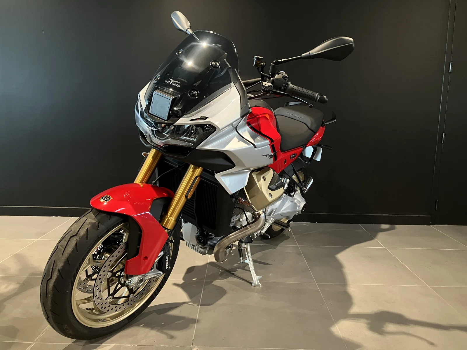 Moto Guzzi V100 Mandello S 1000