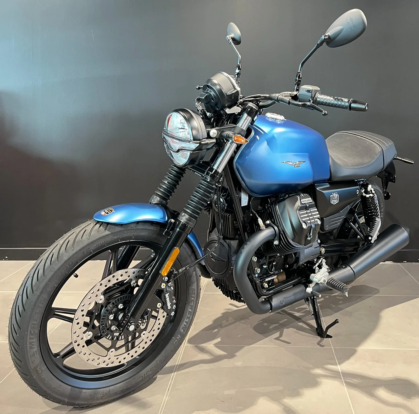 Moto Guzzi V7 Stone