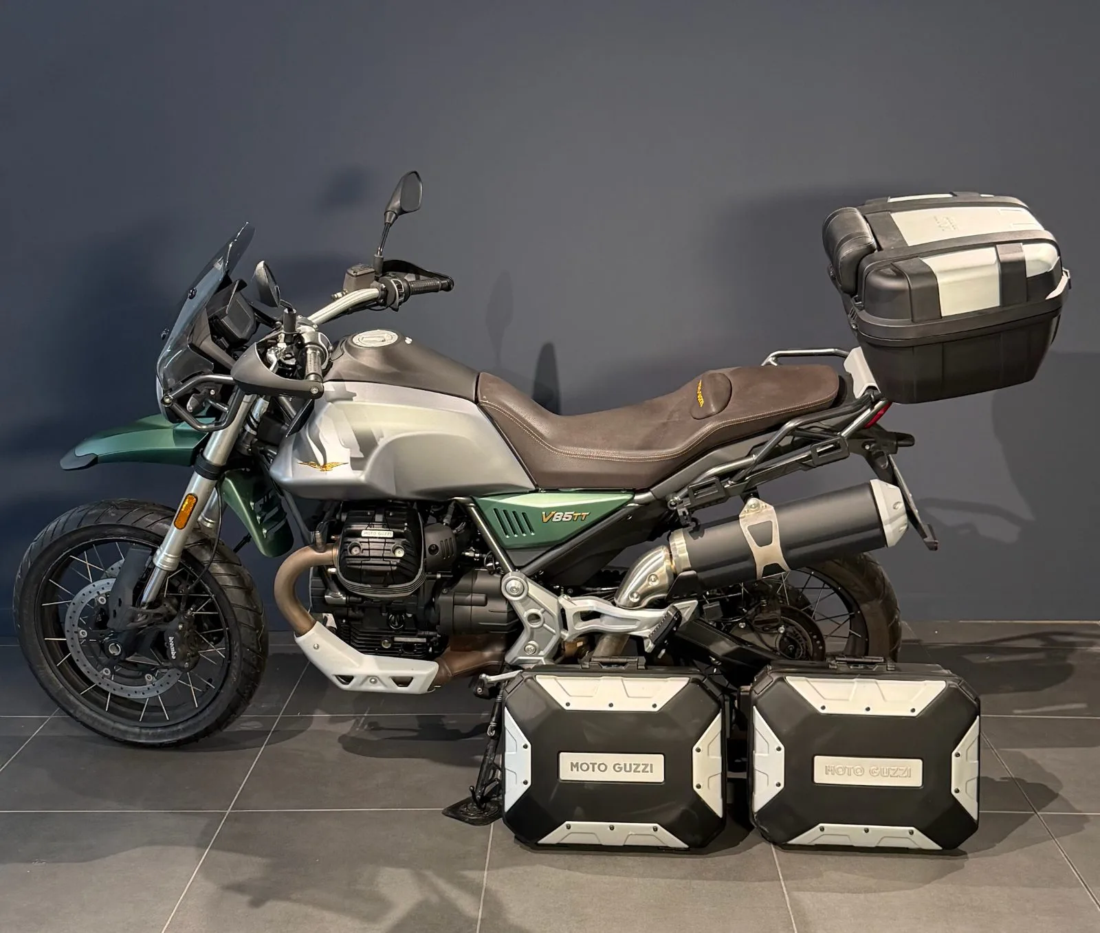 Moto Guzzi V85Tt TT