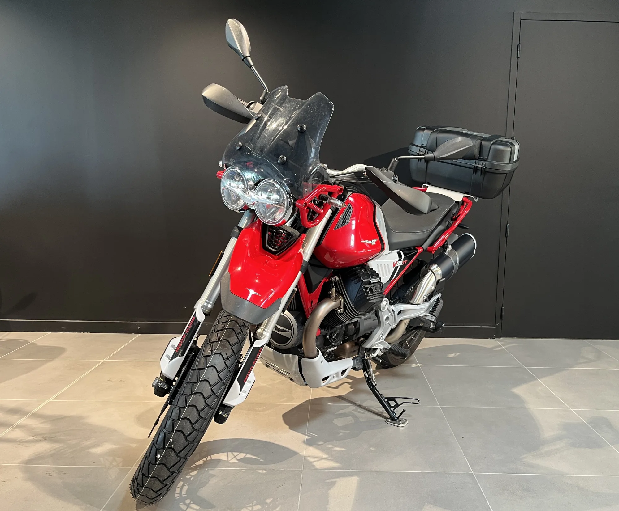 Moto Guzzi V85Tt TT