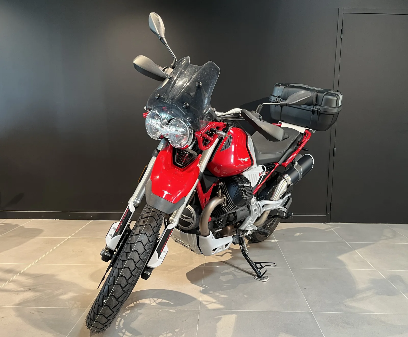 Moto Guzzi V85Tt TT